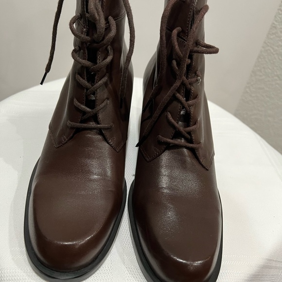 - Nine West Brown Leather Tie up Ankle booties Size 6.5 M - Picture 2 of 4